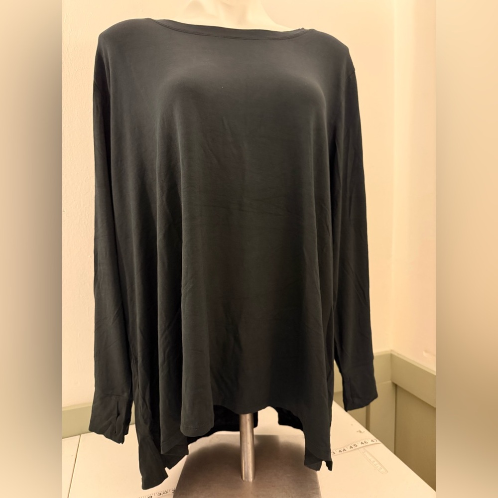 Women's Black Long Sleeve Top
